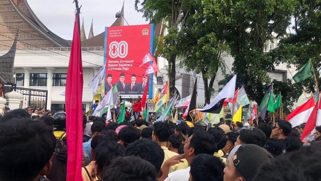 Ribuan Massa Ikut Aksi Unjuk Rasa Sumbar, Ternyata Berlangsung Aman dan Kondusif