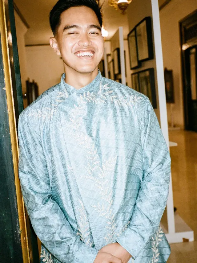 8 Potret Prewedding Kaesang Pangarep-Erina Gudono Kenakan Busana Jawa, Bak Bangsawan