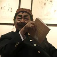 Siapa Pak Raden? Apa yang kamu tahu soal Pak Raden? Temukan jawabannya dalam video yang sangat menyentuh berikut ini.
