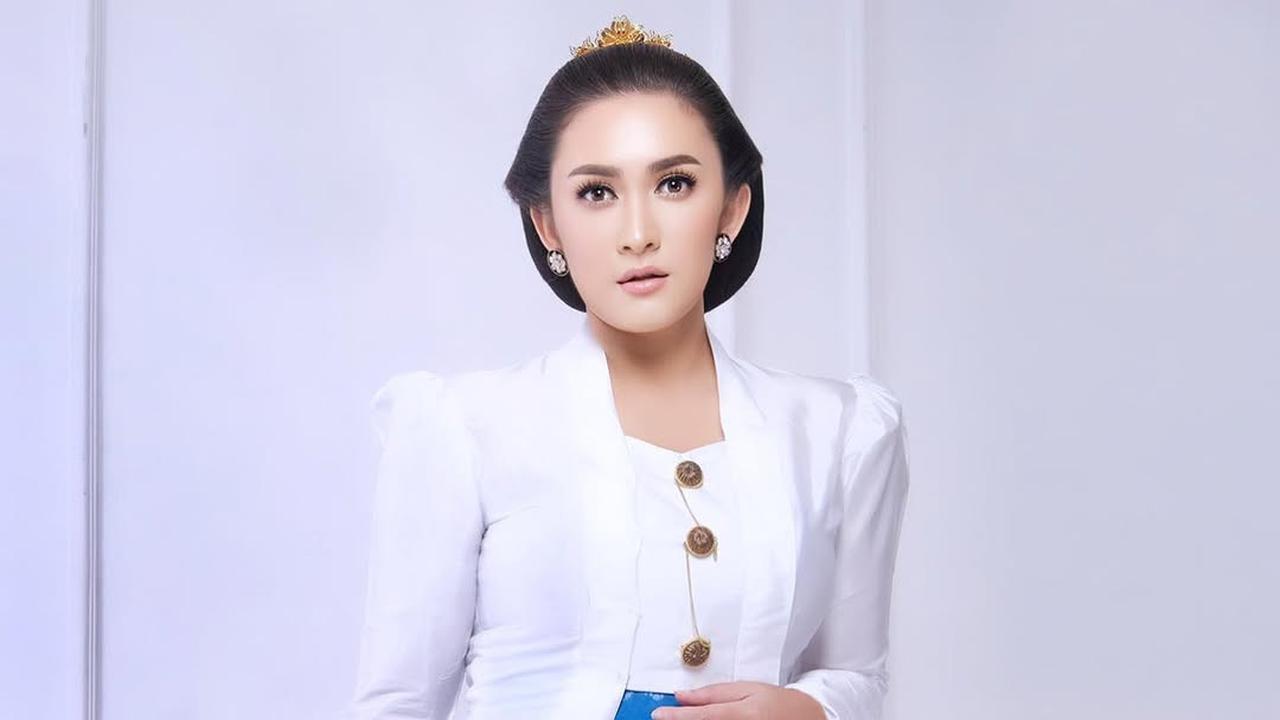 7 Model Kebaya Jawa Modern Ala Nafa Urbach, Bisa Dipakai di Segala Acara