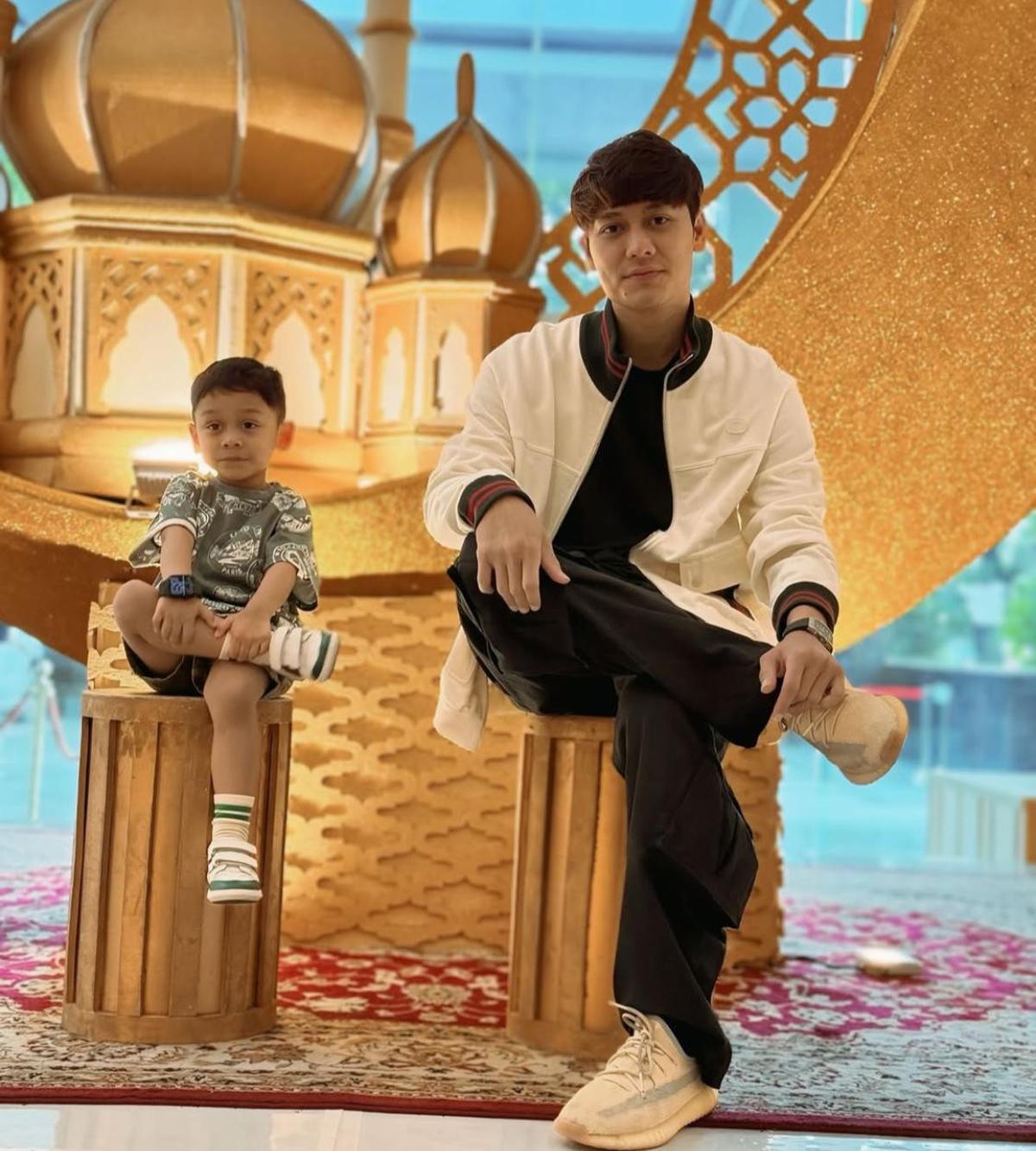 4 Potret Gaya Kembar, Rizky Billar dan Putranya Levian Tuai Pujian dari Netizen