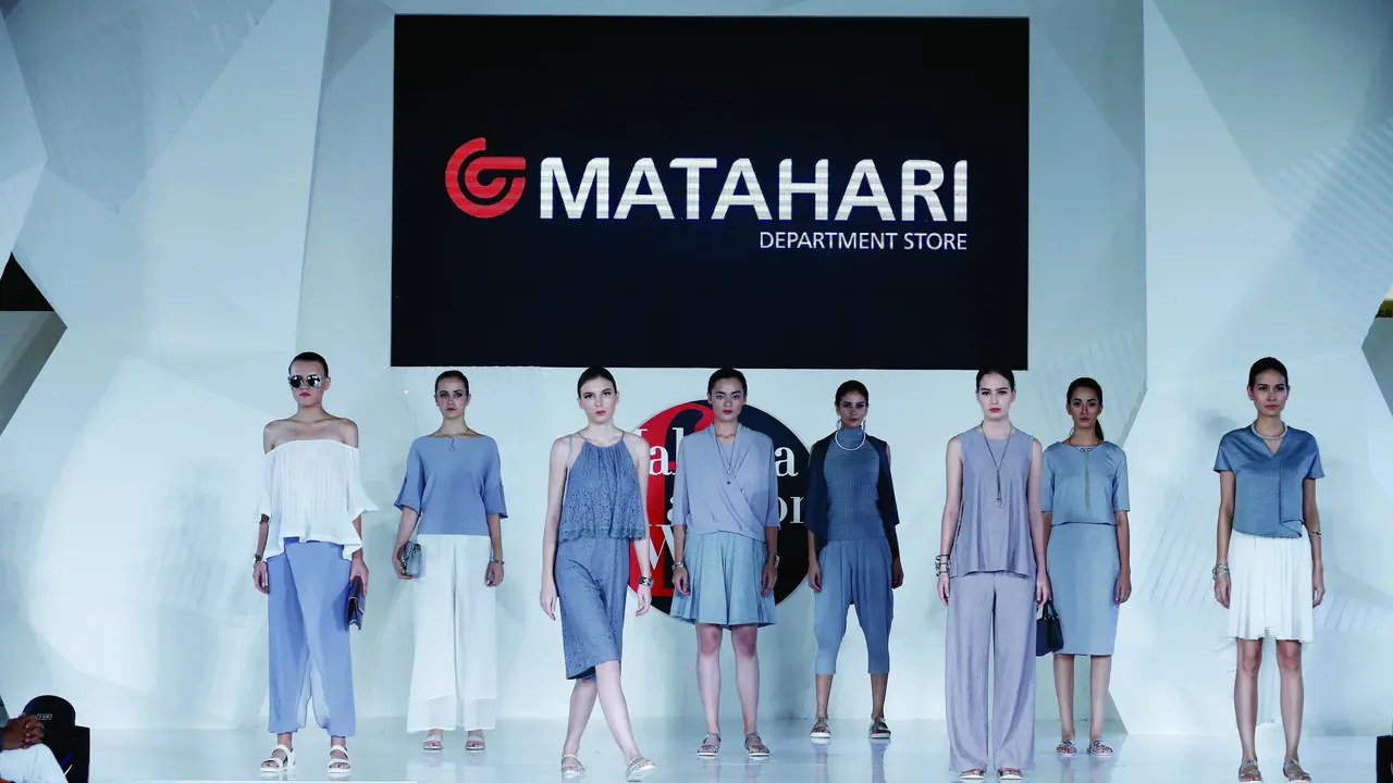 Matahari Department Store (MDS) kembali memberikan inspirasi mode di Jakarta Fashion Week (JFW) 2017.