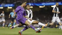Striker Real Madrid, Cristiano Ronaldo, saat pertandingan melawan Juventus pada laga final Liga Champions di Stadion Millennium, Cardiff, Wales, Sabtu, (3/6/2017). Real Madrid menang 4-1. (AP/Kirsty Wigglesworth)