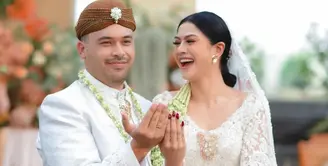 Kabar bahagia datang dari pesinetron Hana Saraswati. Pada 21 September lalu, ia telah resmi menikah dengan kekasihnya, Justin Harijawan. [Foto: IG/@thepotomoto].