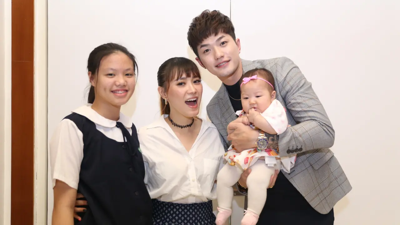 [Bintang] Lee Jeong Hoon dan Monique Octaviani alias Moa
