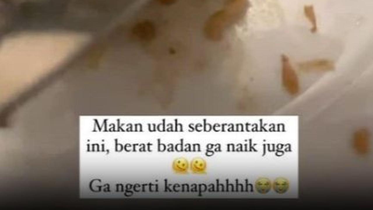 Momen Nia Ramadhani Makan Mie Instan