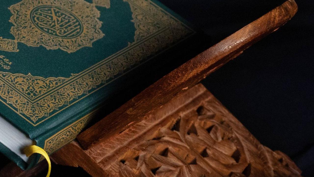 Doa iftitah adalah doa yang dibaca saat melakukan ibadah salat. Doa ini dibaca setelah takbiratul ihram dan sebelum membaca surat Al Fatihah. Dengan membaca doa ini saat salat, umat Muslim akan mendapatkan banyak keutamaan.
