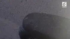 Asap putih masih tampak di Puncak Merapi seiring terjadinya kembali letusan freatik pada Rabu dini hari, pukul 03.30 WIB. Letusan yang mengarah ke barat daya dengan durasi 4 menit mencapai ketinggian 2000 meter.