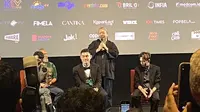 Syuting Film Harusnya Horror, Ronny P Tjandra Enjoy Berbaur dengan Member AAA Clan
