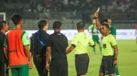 Paul Munster, Pelatih Persebaya yang Hobi Kena Kartu Kuning dan Kini Bakal Absen Kontra PSBS