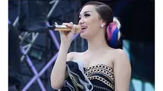 Ketenaran Zaskia Gotik memang telah diketahui banyak orang. Namun, di balik kesuksesan yang telah diraih, ada fakta-kata Zaskia Gotik yang mengejutkan dan jarang diketahui publik.