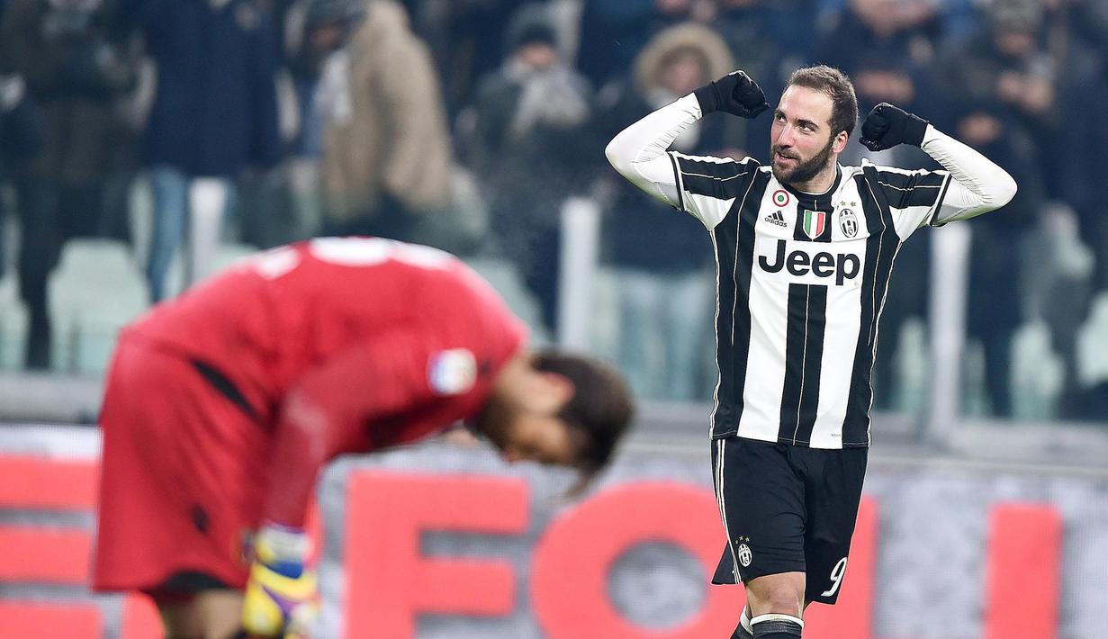 Penyerang Juventus, Gonzalo Higuain turut memanaskan perebutan topskor Serie A dengan kolek 15 gol hingga pekan ke-22. Koleksi gol ini sama dengan milik Dzeko dan Icardi. (EPA/Alessandro Di Marco)