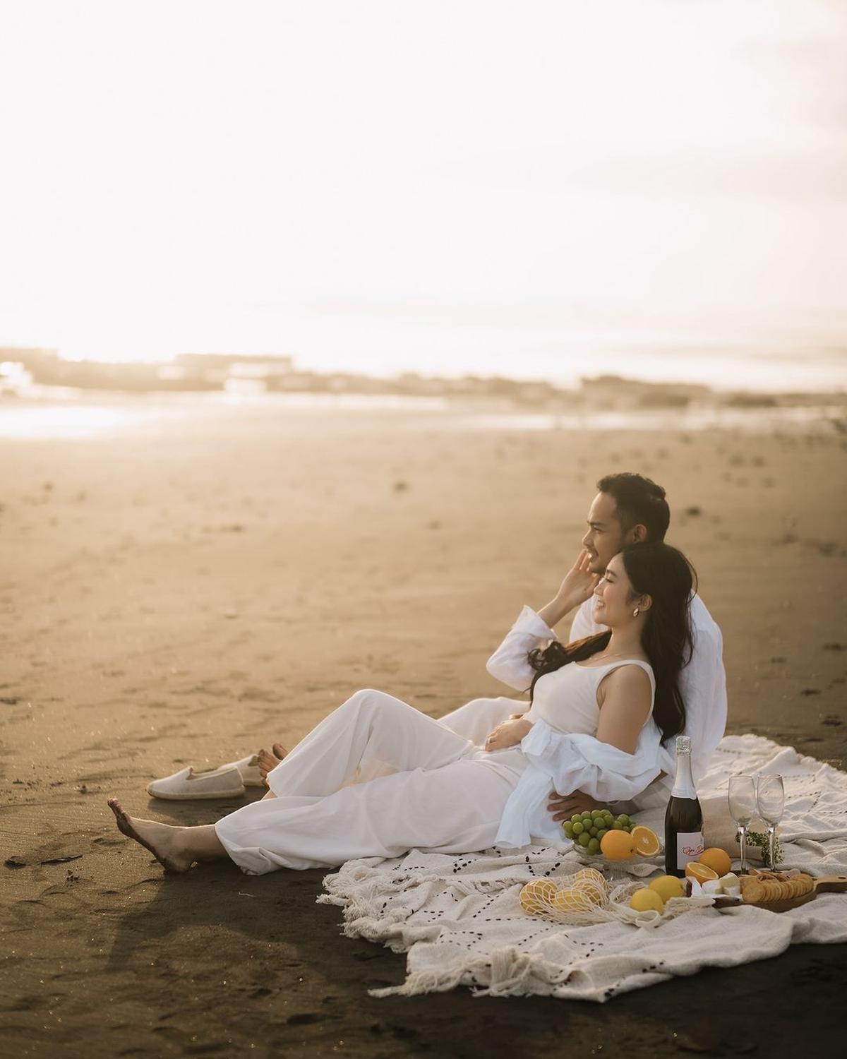 Akhirnya Rilis, 7 Gaya Febby Rastanty Tampil Memukau di Foto Prewed - Auranya Mahal Banget