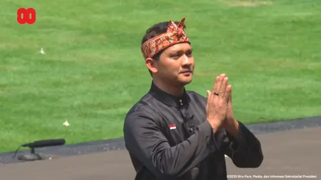 Saat Iko Uwais Unjuk Gigi Peragakan Atraksi Silat di HUT ke-80 RI, Prabowo Dibuat Kagum