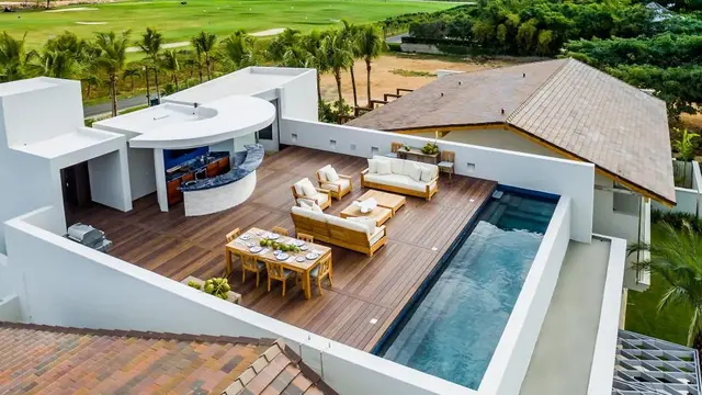 Kolam renang rooftop