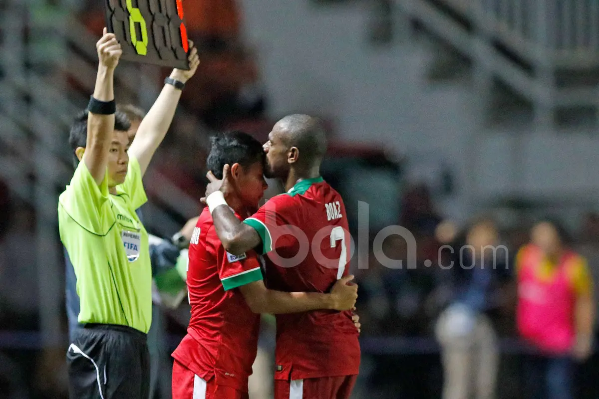 Boaz Solossa dan Evan Dimas