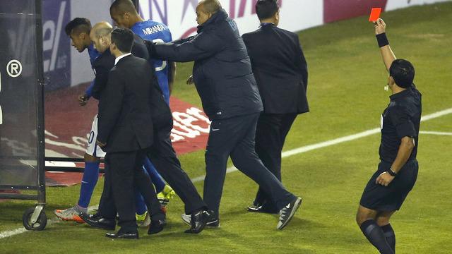 Neymar kapten Brasil diganjar kartu merah saat laga melawan Kolombia pada Copa America 2015. Kolombia menang 1-0 atas Brasil berkat gol yang dicetak oleh J Murillo di menit ke-36.