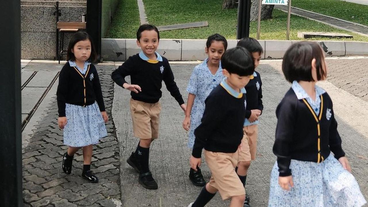 Kini berusia 6 tahun, Xabiru tumbuh sebagai anak yang menawan dan cerdas.