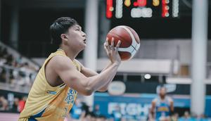 Satria Muda Pertamina Bandung resmi mendepak Karl Gloria gara-gara tindakan indisipliner. (dok. Satria Muda Pertamina Bandung)