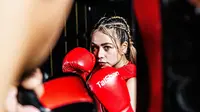 Dinda Anwar kini terjun ke dunia Boxing Influencer