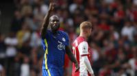 Romelu Lukaku. Striker berusia 28 tahun ini langsung mencetak gol di debut keduanya bersama Chelsea saat jumpa Arsenal pekan lalu. Ketajamannya kembali harus dibuktikan saat meladeni Liverpool yang tentunya memiliki pertahanan lebih baik ketimbang Arsenal. (Foto: AP/Ian Walton)