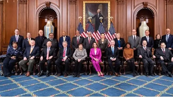 Nancy Pelosi Pilih Fashion untuk Tunjukkan Kekuatan Perempuan di Dunia Politik