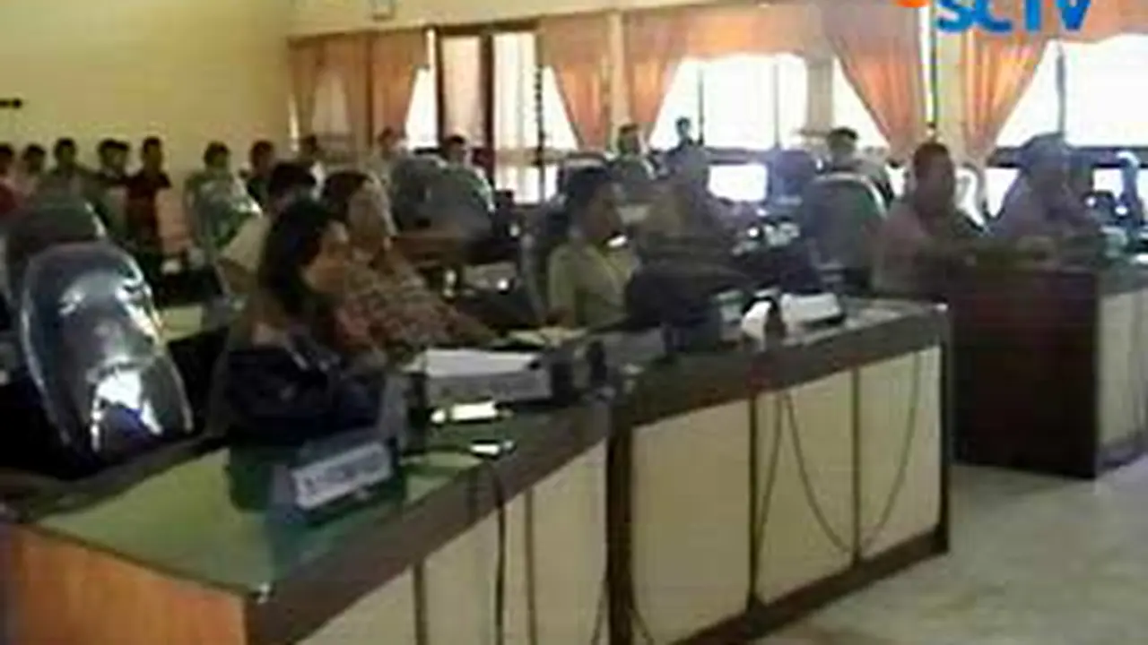 090530btunjangan_dprd1.jpg