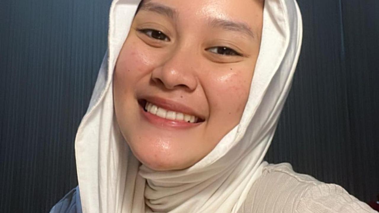 Alma Thania Tunjukkan Senyum Manis Milknya