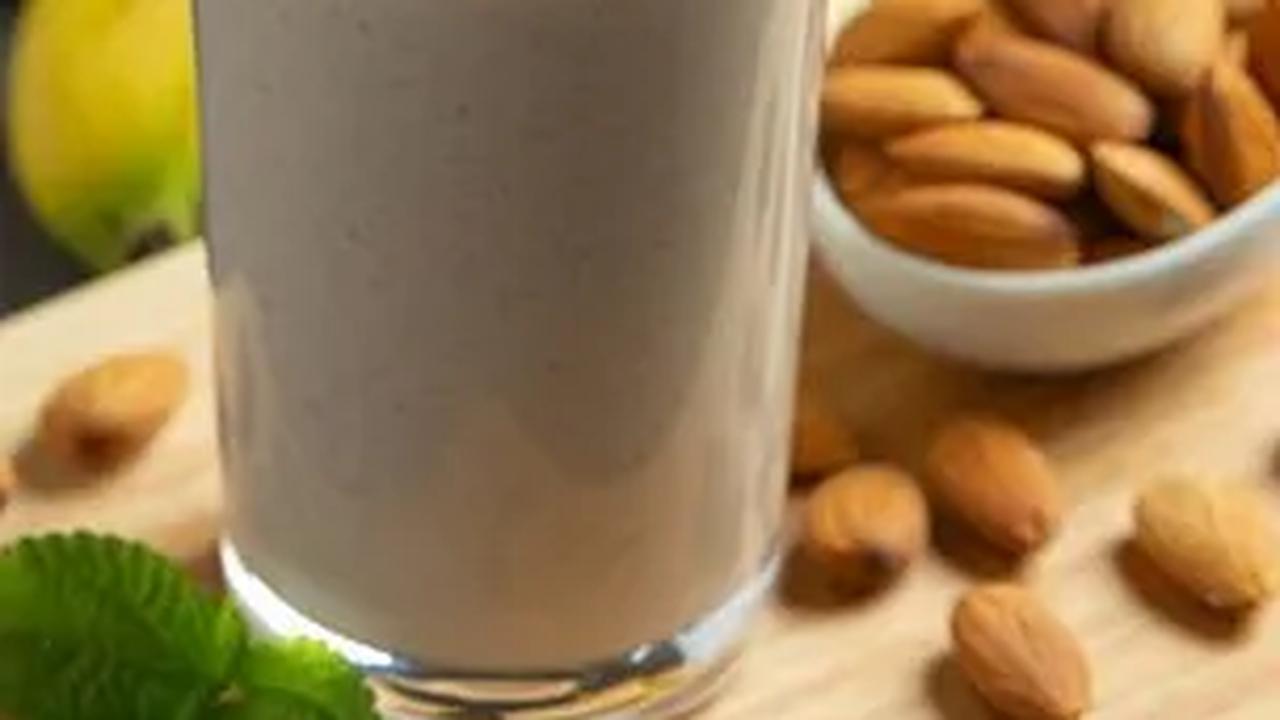 4. Smoothie: Nutrisi Cepat dalam Satu Gelas