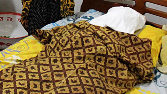 Nenek di Cimahi Hidup Bersama Mayat Suami Selama 2 Tahun. (Dok. JawaPos.com)