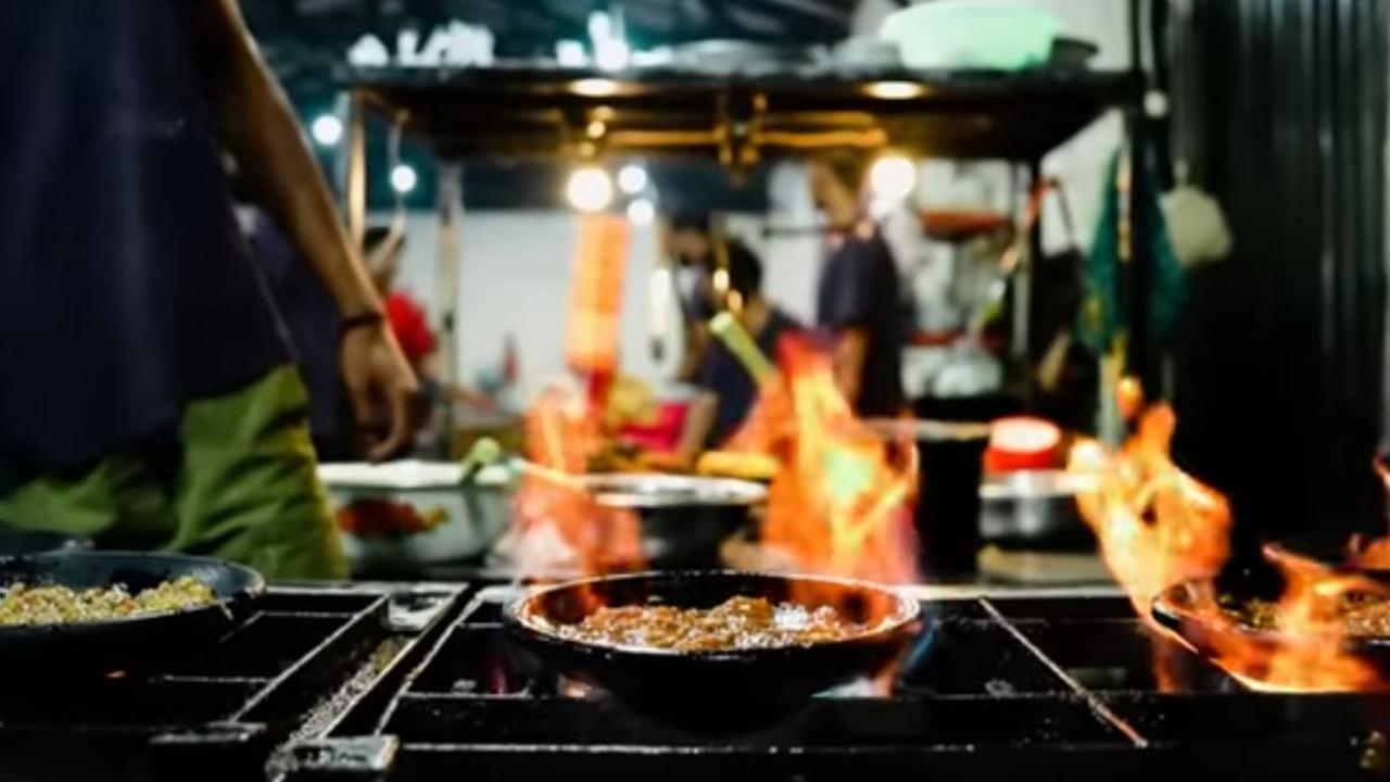 "Dari jualan pentol dulu saya tahu caranya mengembangkan usaha kuliner, harus ada inovasi dan disebarkan di sosial media," kata Rizal.&nbsp;