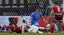 Striker Timnas Jerman, Maximilian Beier (tengah) berusaha mencetak gol ke gawang Timnas Swiss pada laga matchday ketiga Grup A Euro 2024 di Waldstadion, Frankfurt, Jerman, Minggu (23/6/2024). (AP Photo/Martin Meissner)