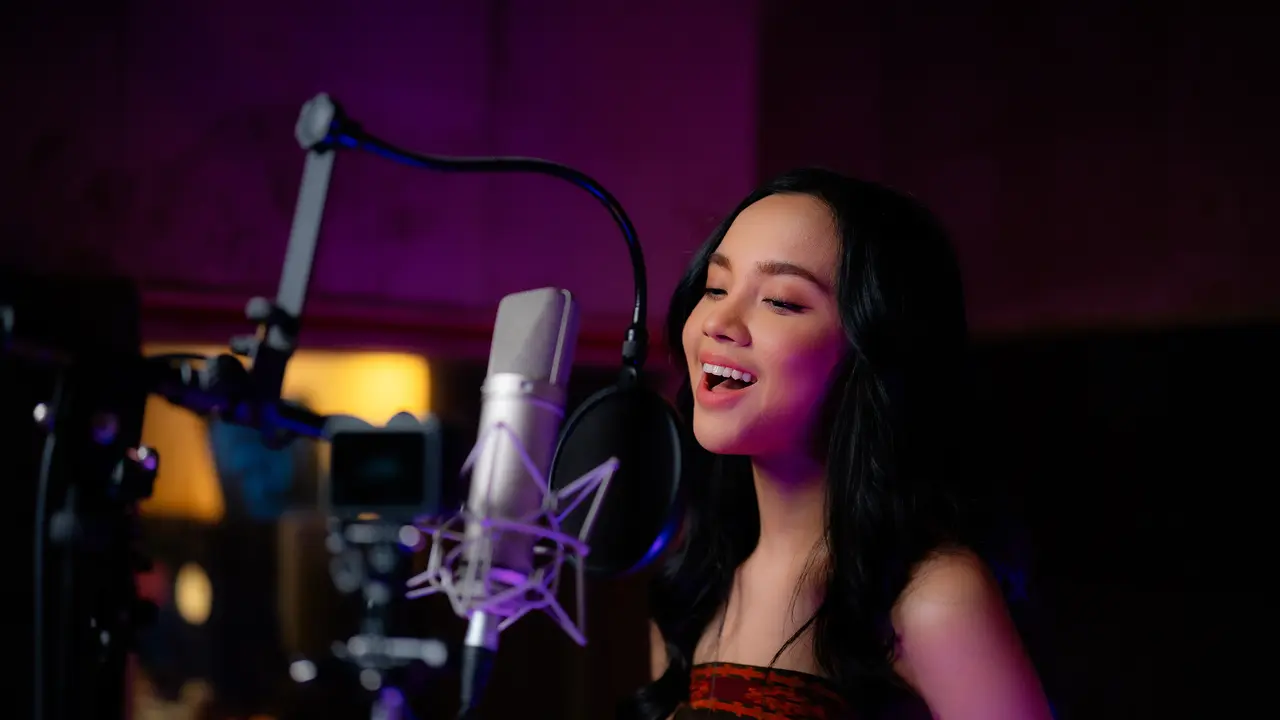 "Jauh Di Sana" resmi diluncurkan sebagai soundtrack versi bahasa Indonesia dari film animasi "Moana 2" oleh Lyodra (Dok/Disney Indonesia/Moana 2)