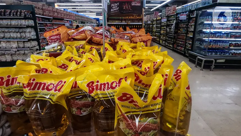 Ketersediaan Stok Minyak Goreng di Supermarket