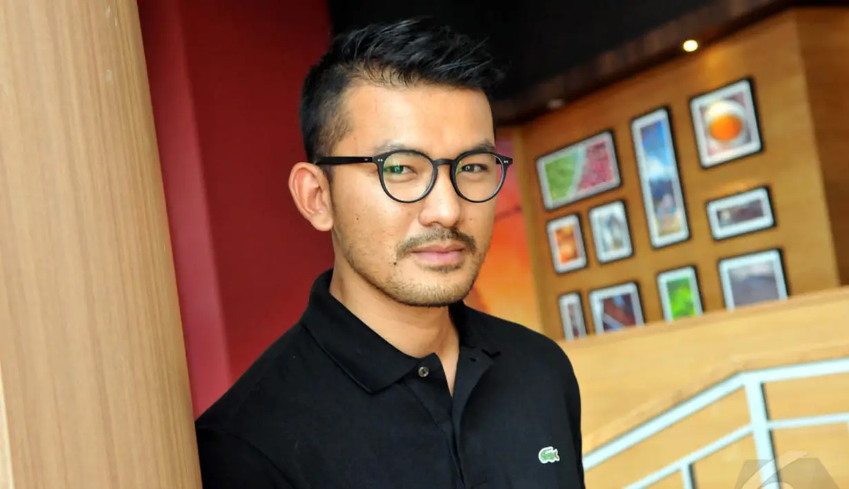 Rio Dewanto saat hadiri jumpa pers untuk film Filosopi Kopi di Kuningan City, Jakarta, Kamis (8/1/2015). (Liputan6.com/Panji Diksana)