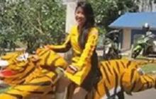 10 Potret Pemotor Pakai Baju yang Serasi dengan Motornya, Bikin Auto Nengok di Jalan!