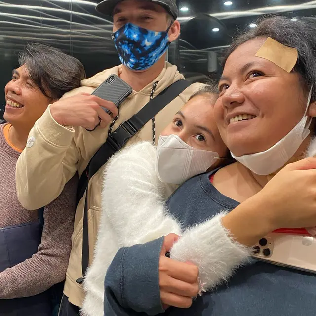 6 Momen Temu Kangen Stefan William dan Sandrinna Michelle, Melepas Rindu