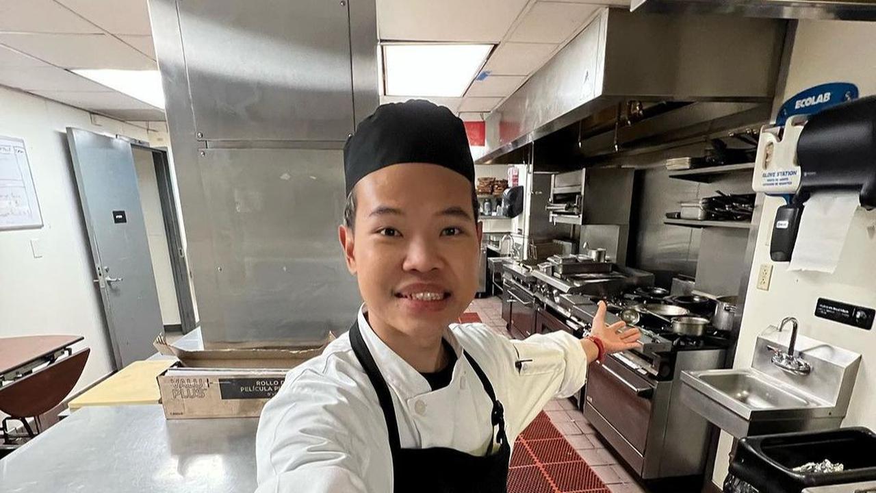 Seorang konten kreator sekaligus alumni Masterchef Indonesia, Teddy Cahyadi membagikan pengalaman kerjanya selama menjadi TKI di Amerika Serikat.