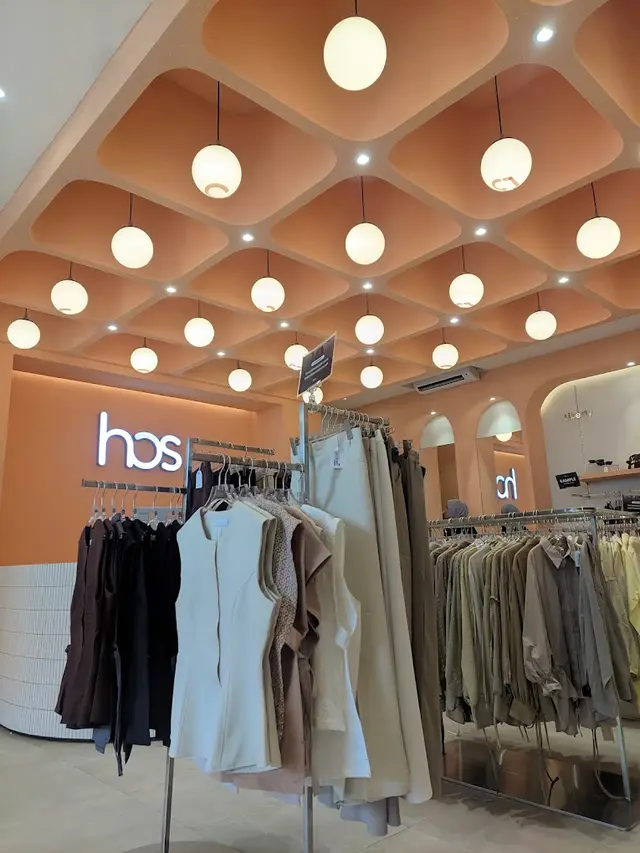 12.House of Shopaholic Wirobrajan