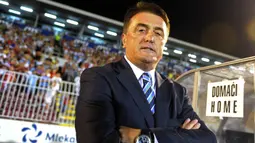 Radomir Antic ditunjuk sebagai manajer Barcelona pada pertengahan musim 2003/2004. Selama empat bulan masa jabatannya, ia hanya mampu meraih presentase kemenangan sebesar 50% dan menempati urutan ke-15 klasemen Liga Spanyol. Dia digantikan oleh Frank Rijkaard di akhir musim. (AFP/Andrej Isakovic)