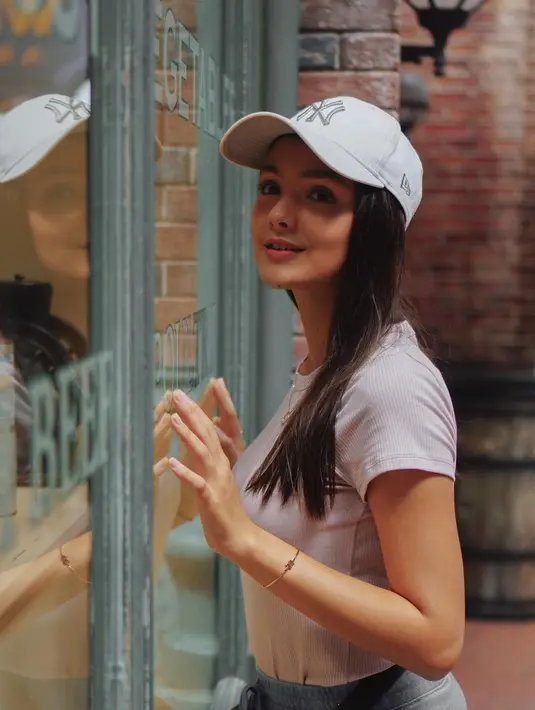 (Instagram/amandarawles)