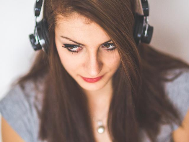 Lirik Lagu Sepanjang Jalan Kenangan Tetty Kadi Ragam Bola Com