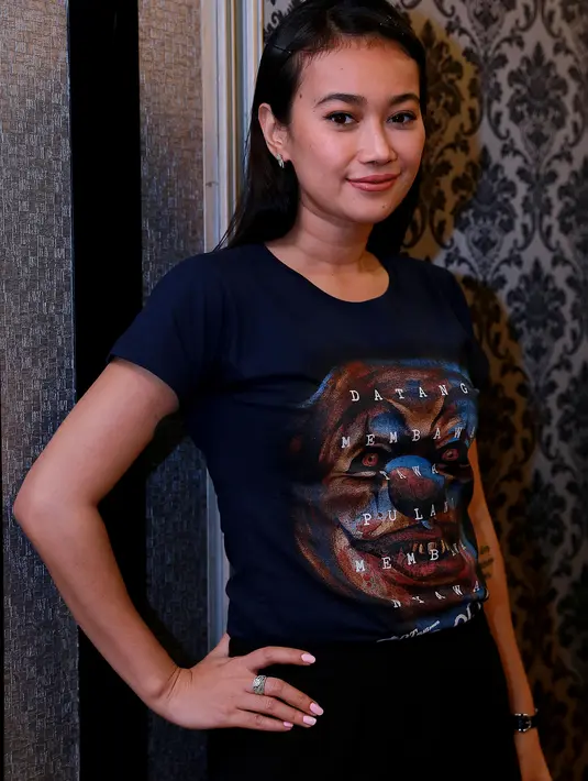 Ratu Felisha dan kekasih yang berprofesi sebagai pengacara itu pun bertekad untuk membangun mahligai cinta dalam balutan janji suci pernikahan berangkat dari pengalaman yang sama. (Galih W. Satria/Bintang.com)