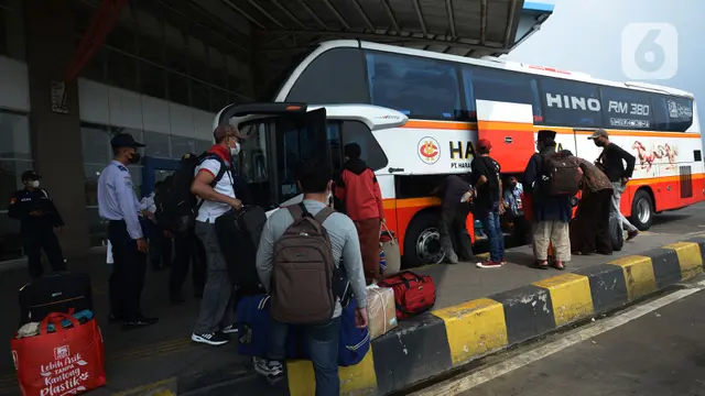 Belum Ada Lonjakan Pemudik di Terminal Pulo Gebang