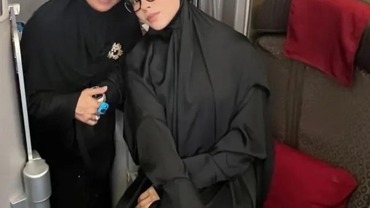 7 Potret Alyssa Daguise Tunangan Al Umroh, Tepis Kabar Pacaran Beda Agama