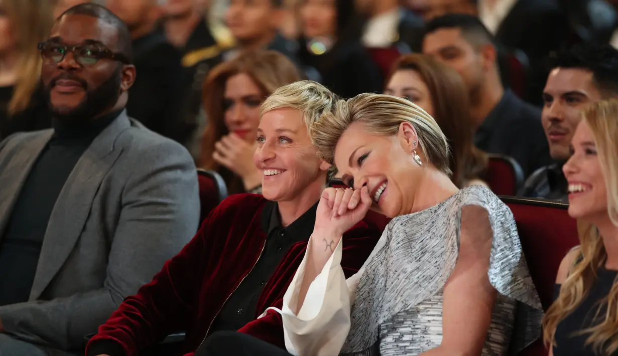 "Ellen membuatku tak bisa bernapas," ujar Portia De Rossi usai bertemu dengan Ellen DeGeneres. (CHRISTOPHER POLK / GETTY IMAGES NORTH AMERICA / AFP)