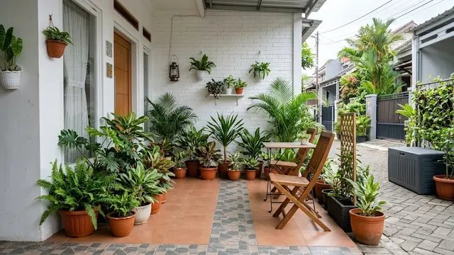 Menyimpan Peralatan Kebun di Tempat Terpisah
