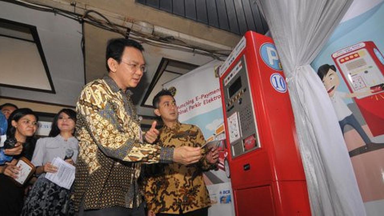 Saingi GO-JEK dan Grab Bike, Ahok janji gratiskan angkutan umum