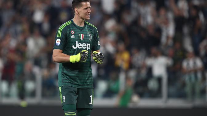 5. Wojciech Szczesny - Bahkan kiper Juventus itu saja tidak mampu menuliskan namanya di sebuah kertas. Itulah gambaran para pemain Juventus yang begitu sulit mengeja nama kiper timnas Polandia tersebut. (AFP/Issabella Bonotto)