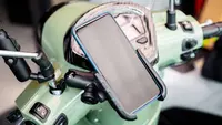Rekomendasi Phone Holder Motor yang Kokoh dan Aman untuk Temani Aktivitas Driver Online